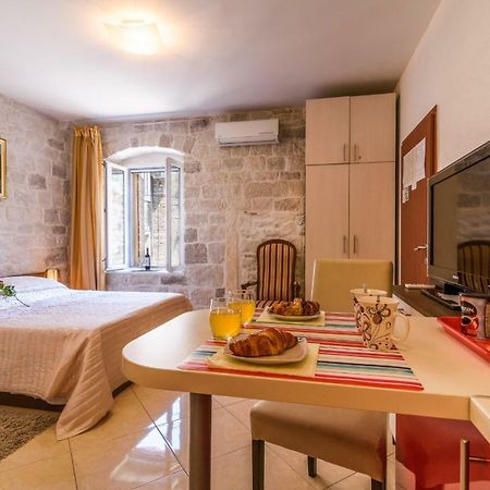 Apartments Dora -Free Parking Trogir Bagian luar foto