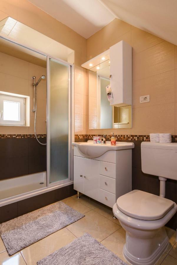 Apartments Dora -Free Parking Trogir Bagian luar foto