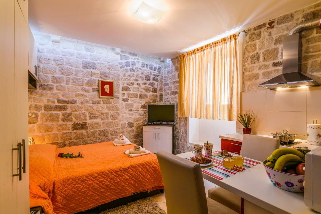 Apartments Dora -Free Parking Trogir Bagian luar foto