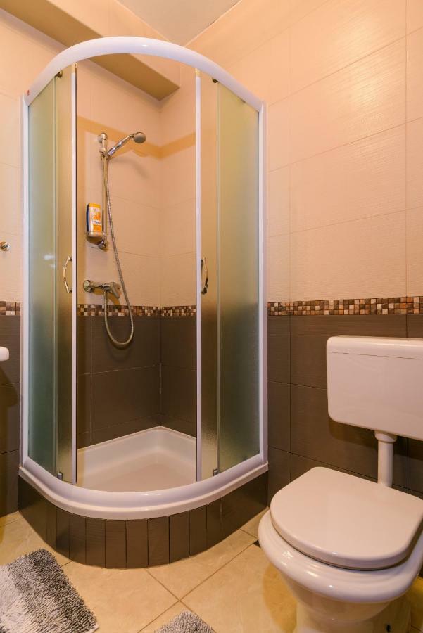Apartments Dora -Free Parking Trogir Bagian luar foto