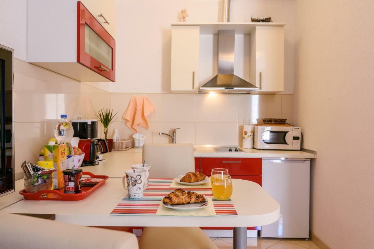 Apartments Dora -Free Parking Trogir Bagian luar foto