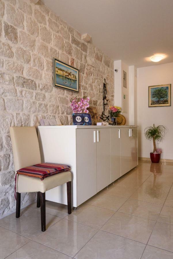 Apartments Dora -Free Parking Trogir Bagian luar foto