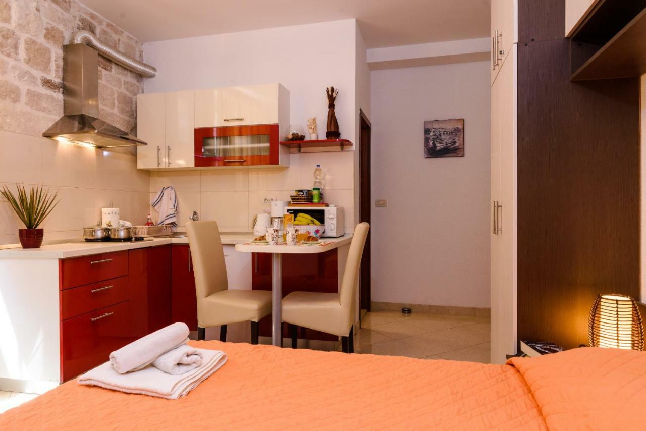Apartments Dora -Free Parking Trogir Bagian luar foto