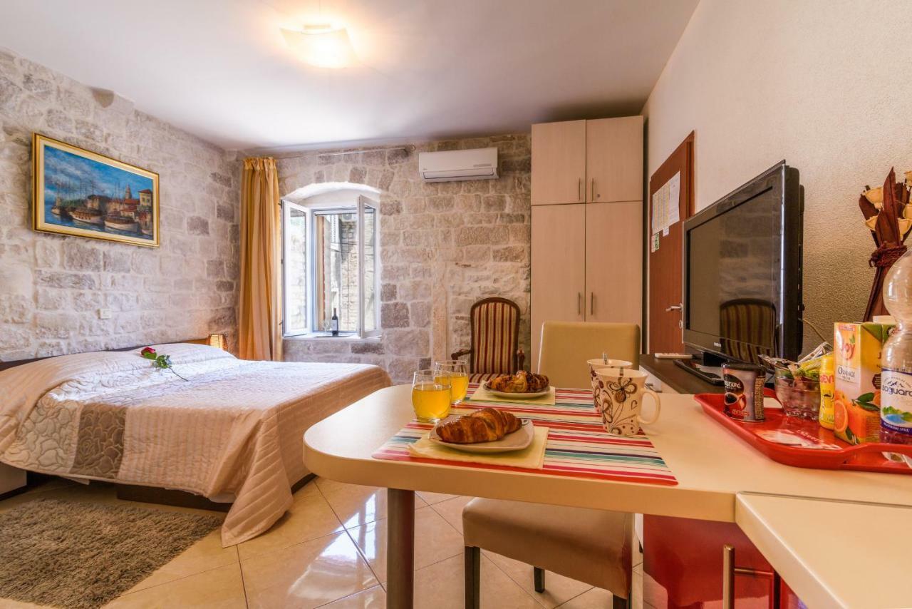 Apartments Dora -Free Parking Trogir Bagian luar foto