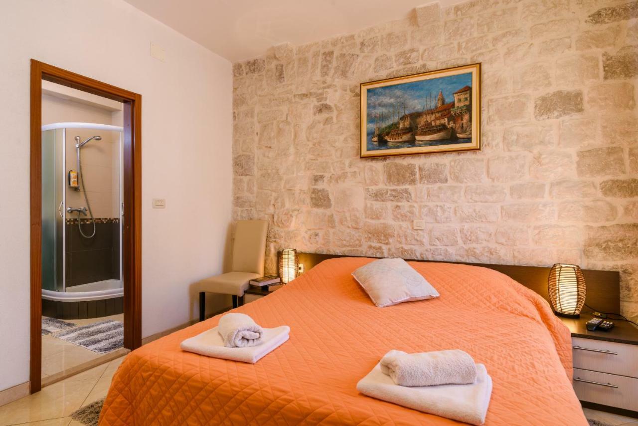Apartments Dora -Free Parking Trogir Bagian luar foto